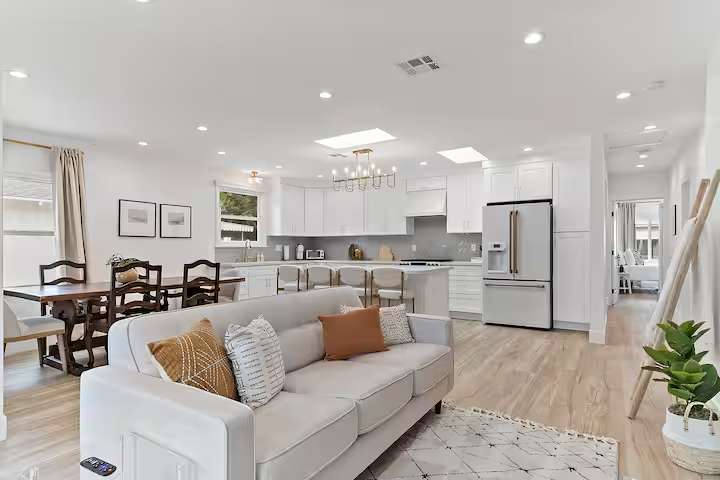 618 N Pass Ave — 4 Bedroom